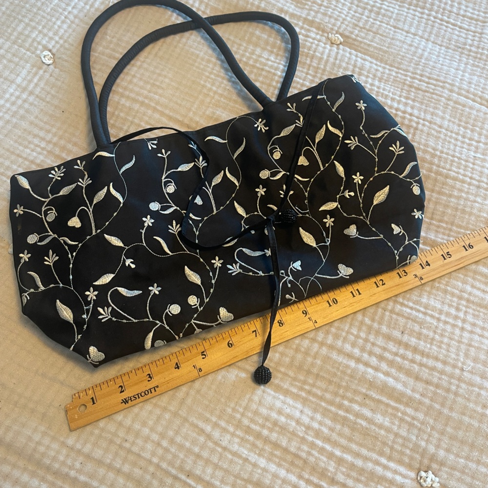 Tote | Silk | Black & White
